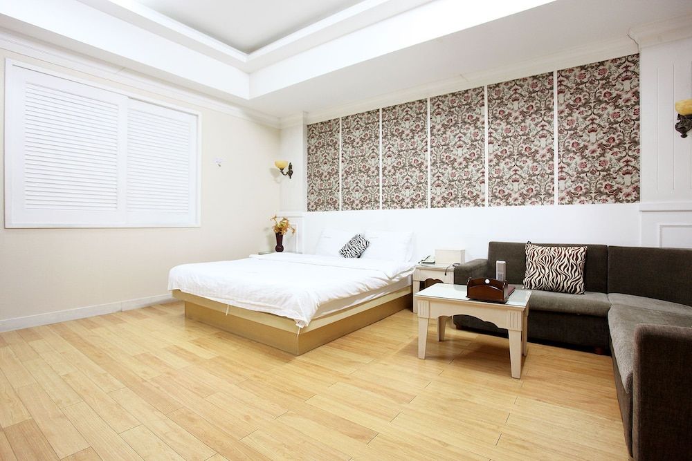 Luxury Hotel Osan Superior Room 6