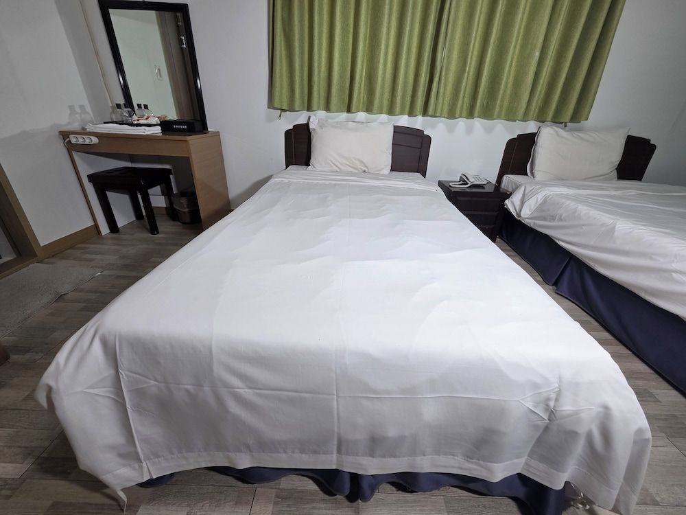 Olle Tourist Hotel Standard Twin Room 2
