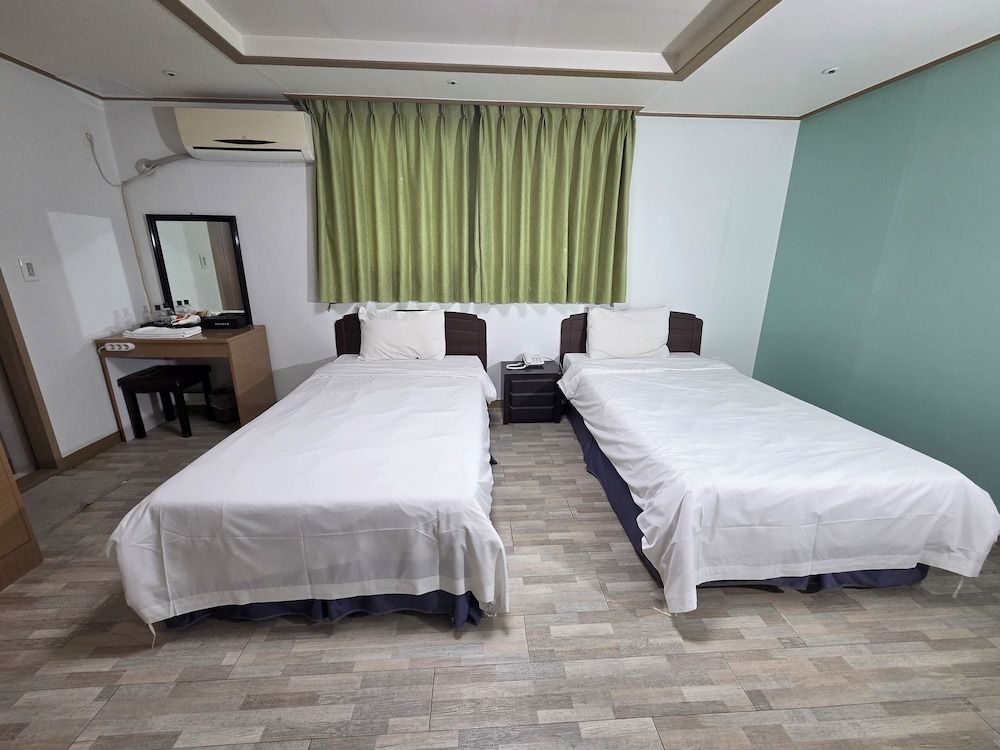 Olle Tourist Hotel Standard Twin Room 5