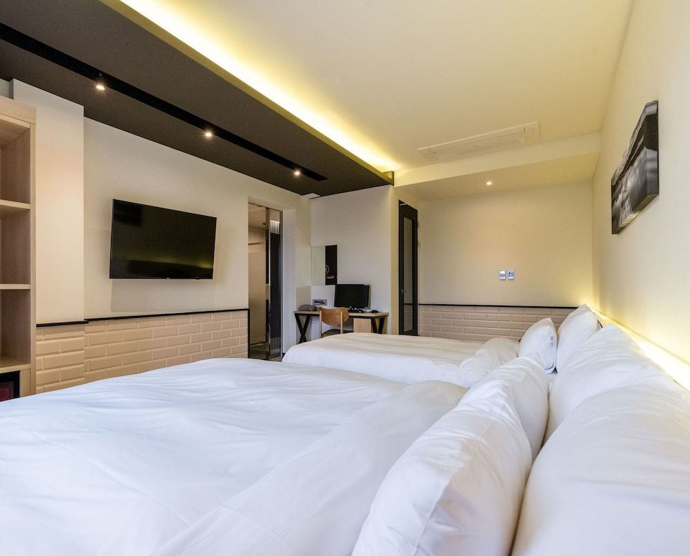 undefined Hotel Marcher 2