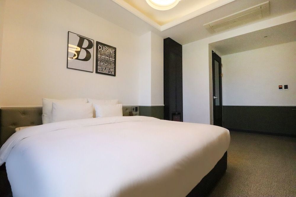 Hotel Marcher Deluxe Double Room (No Parking) 9
