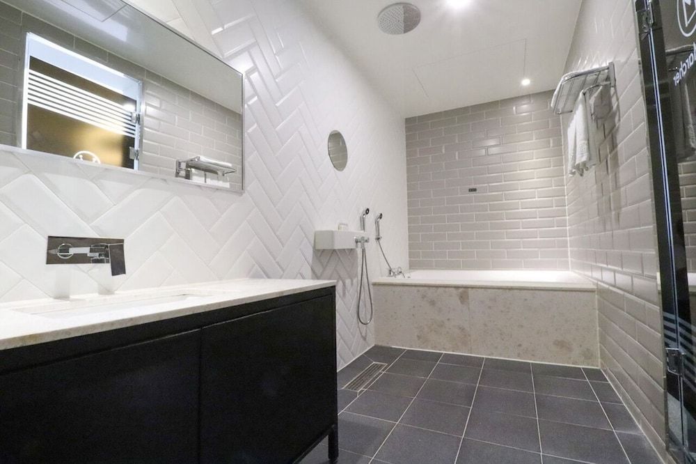 Hotel Marcher Deluxe Double Room (No Parking) 11