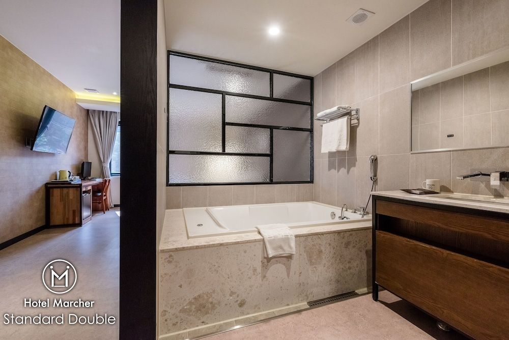 Hotel Marcher Deluxe Double Room (No Parking) 19