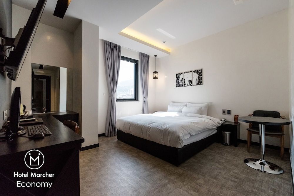 Hotel Marcher Standard Double Room (No Parking) 5