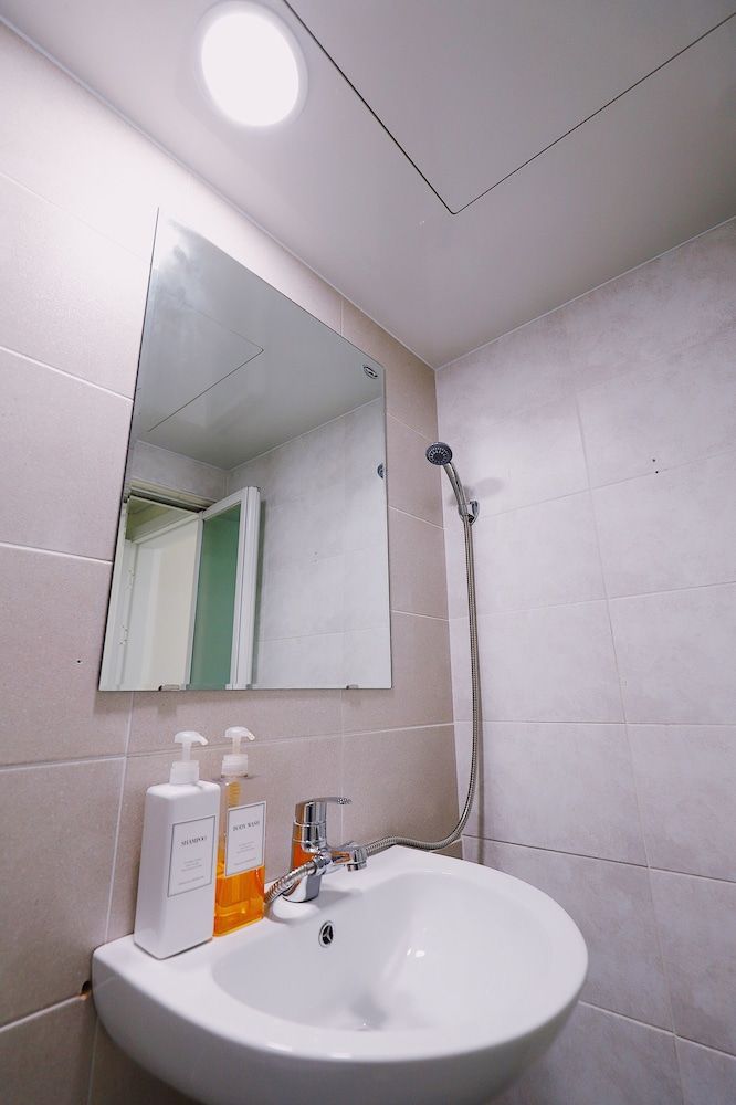 Fully Mini Hotel Insadong Double Room, Private Bathroom (Self Check-In after 6PM) 13