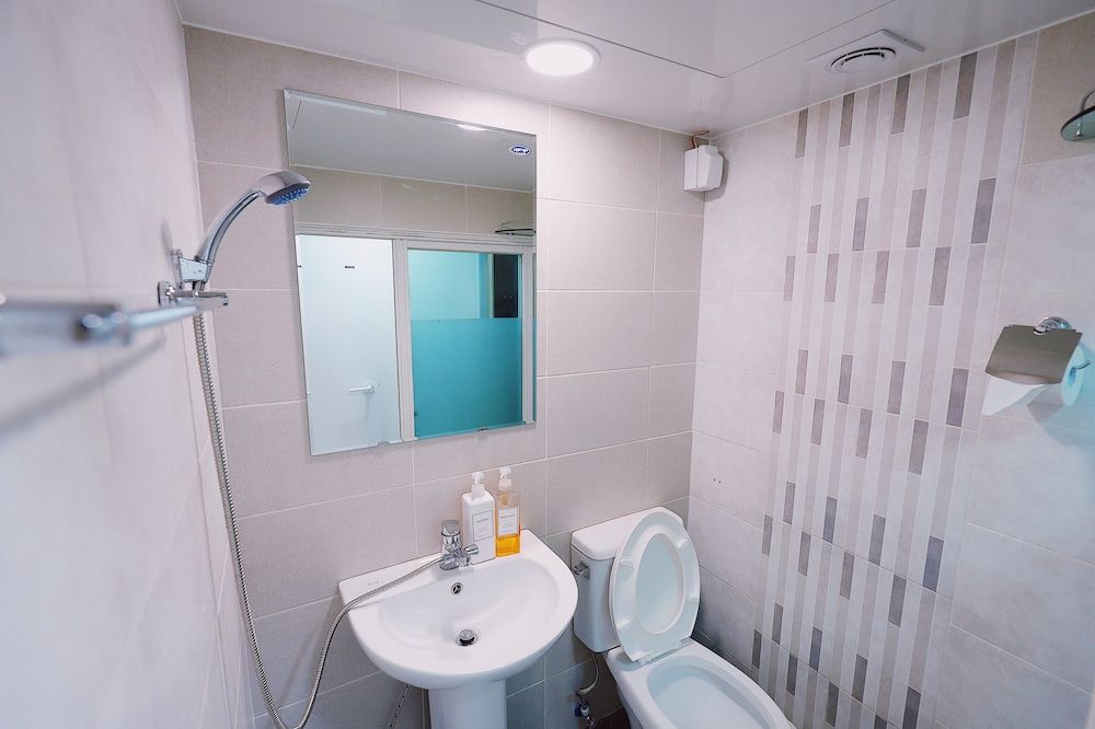 Fully Mini Hotel Insadong Double Room, Private Bathroom (Self Check-In after 6PM) 12