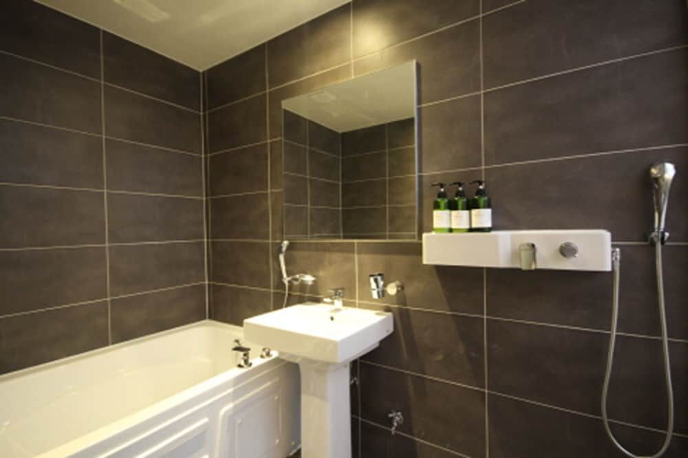 MGM Hotel Busan Premium Twin Room (9 PM Check-in when Paying Onsite) 8