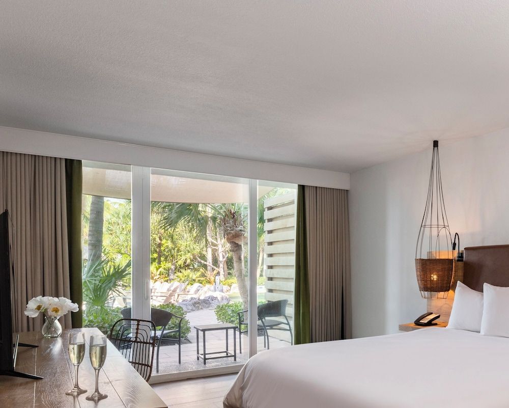 Amara Cay Resort Matacumbe Courtyard View King Lanai 4