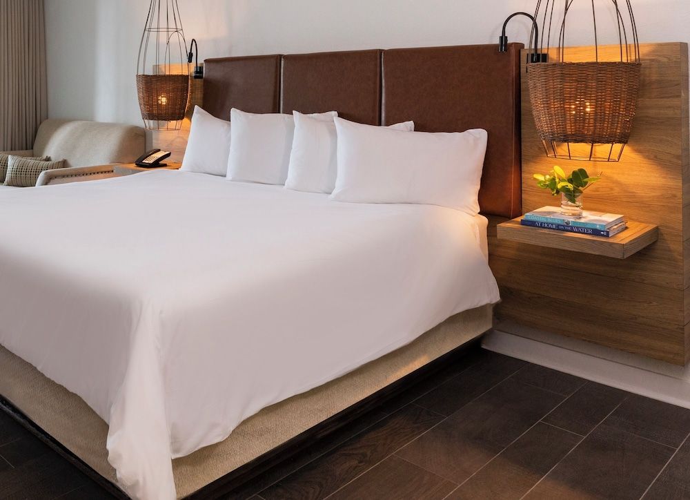 Amara Cay Resort Matacumbe Courtyard View King Lanai 3