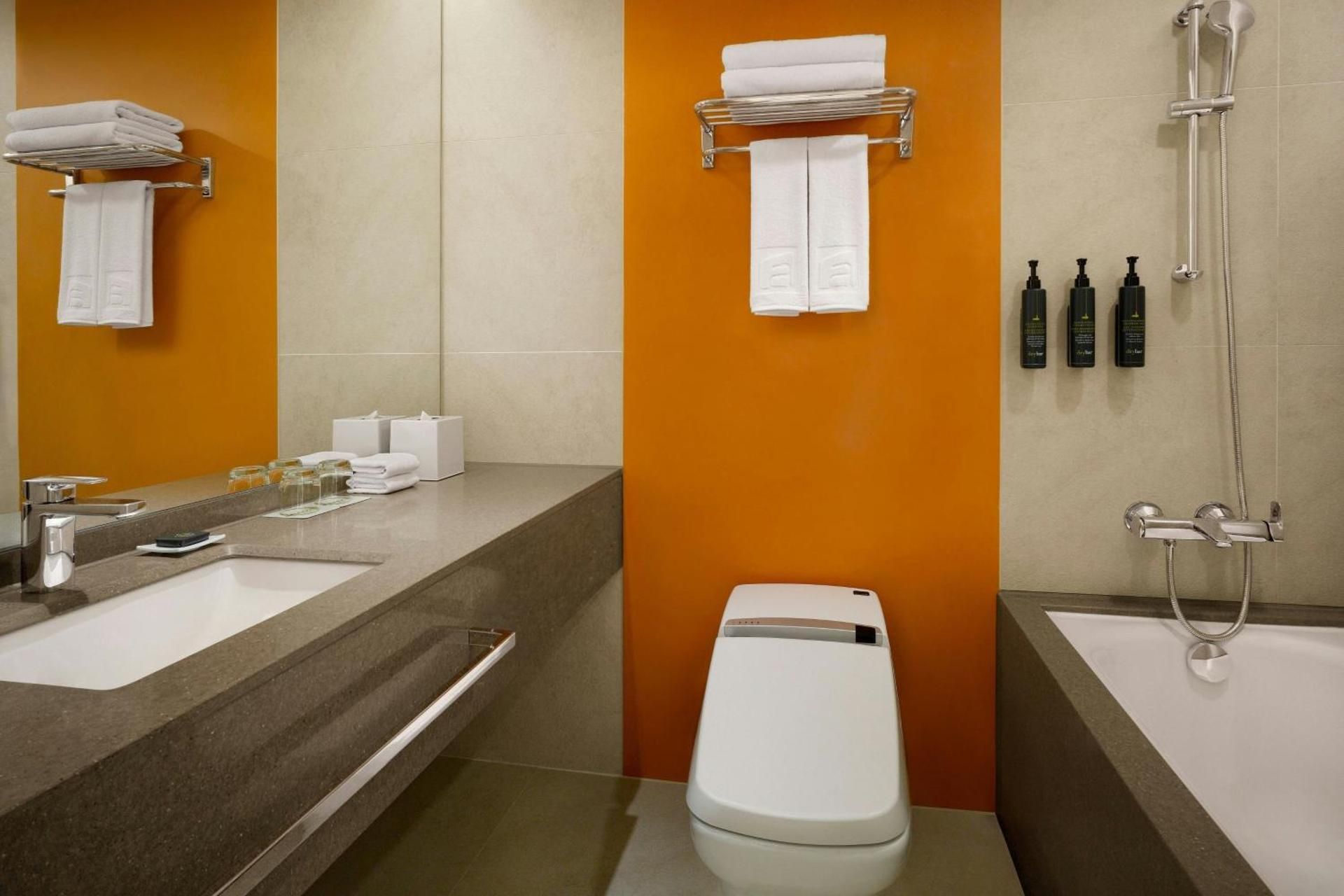 Guest Room, 2 Twin, High Floor