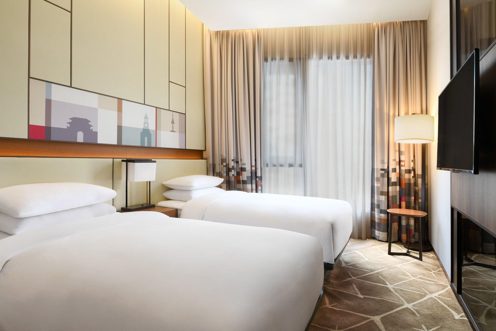 Breezy Suite, Larger Suite, 2 Twin