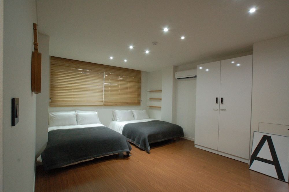 YE'4 Guesthouse S-Family Room 4