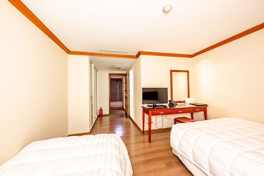 Hotel Samhaein Family Suite (Bed room + Ondol room) 3