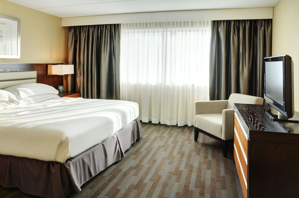 undefined Hilton Winnipeg Airport Suites 8