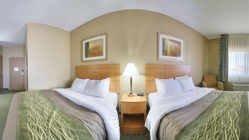 Standard Room, 2 Queen Beds, Non Smoking