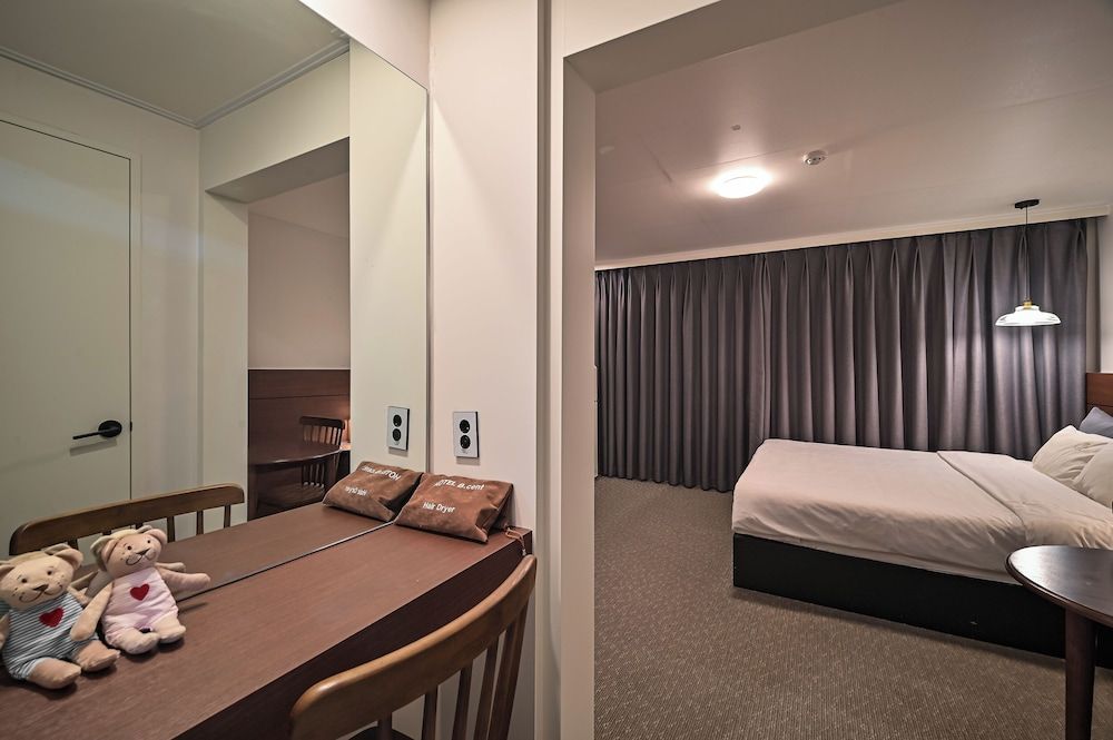 Hotel GonggamGonggan Busan station Deluxe Double Room, 1 King Bed 15