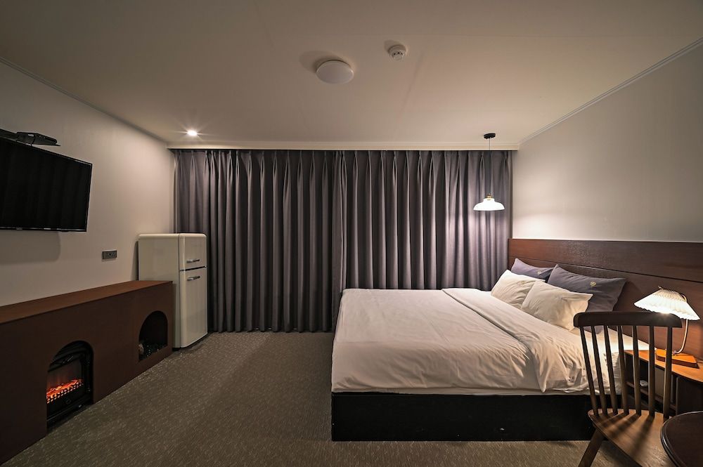 Hotel GonggamGonggan Busan station Deluxe Double Room, 1 King Bed