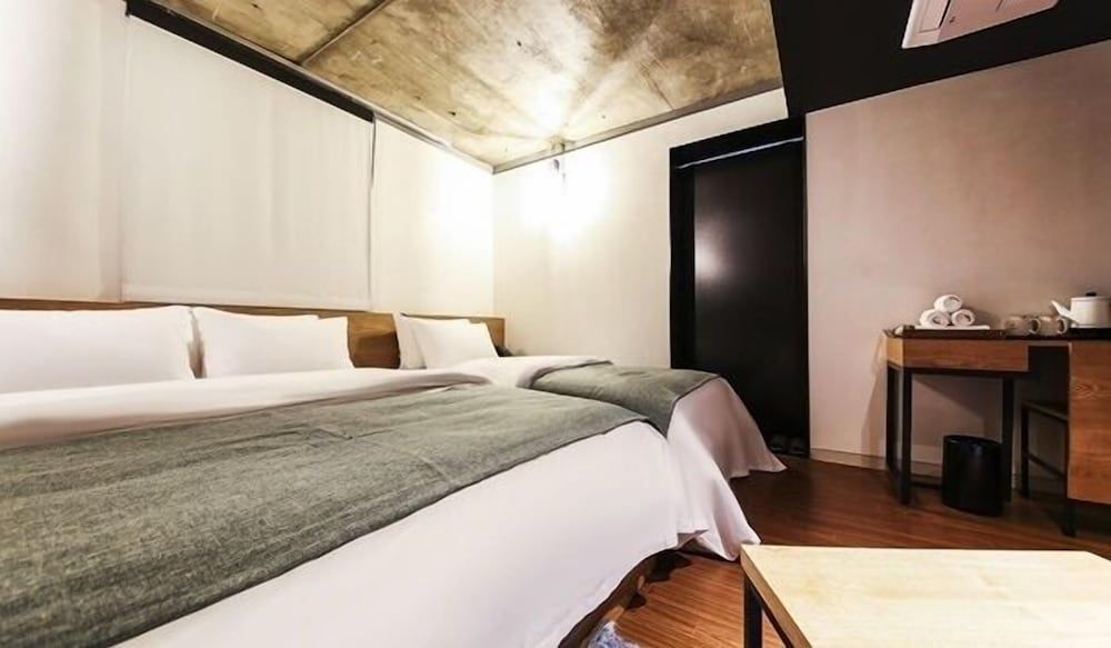 Jamsil Delight Hotel Premium Twin Room 4