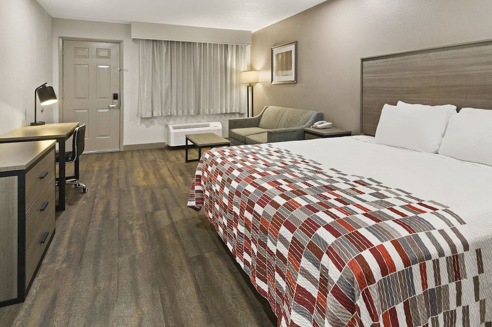 Deluxe Room, 1 King Bed, Non Smoking