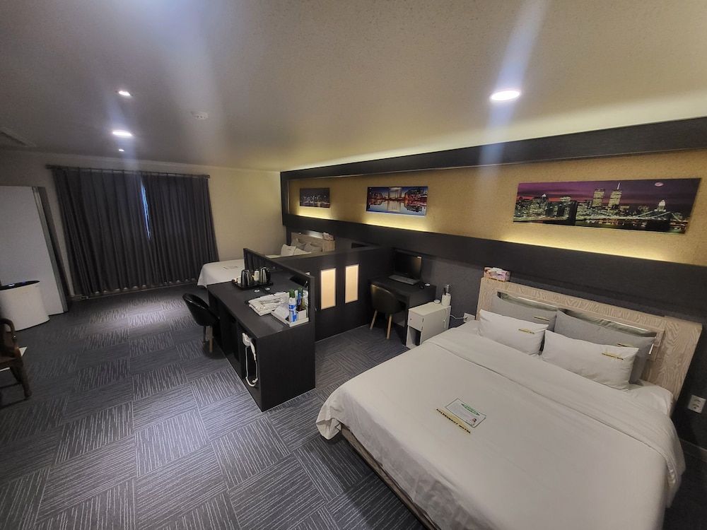 GoldenRoot Hotel in Gimhae VIP (Free Netflix, Styler, Air purifier) 4