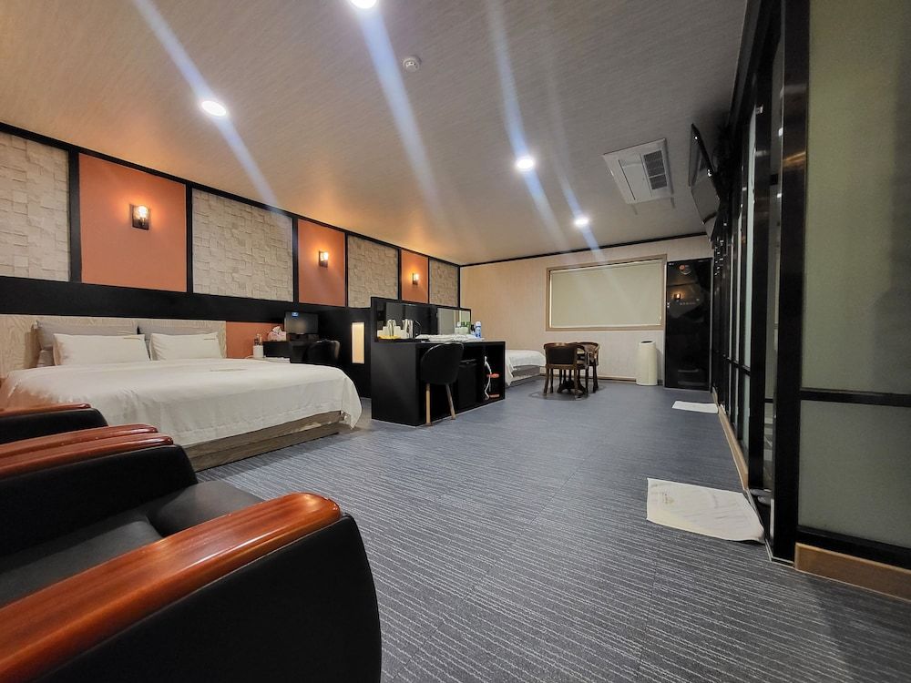GoldenRoot Hotel in Gimhae VIP (Free Netflix, Styler, Air purifier) 3