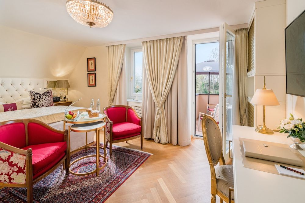 undefined Schloss Mönchstein Hotel 4