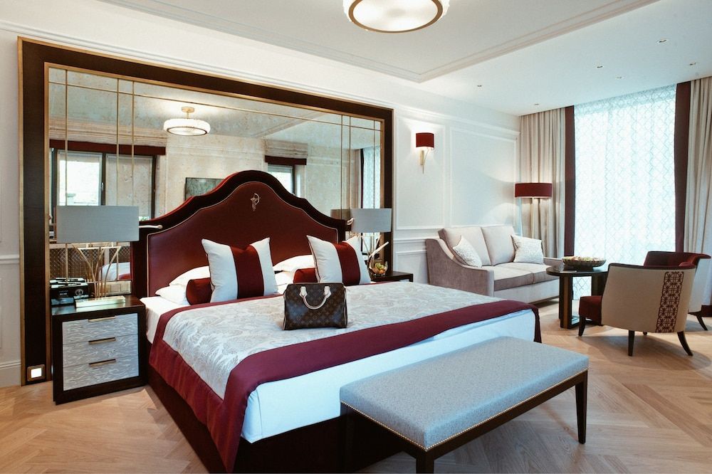 Deluxe Double Room, 1 King Bed, City View, Executive Level