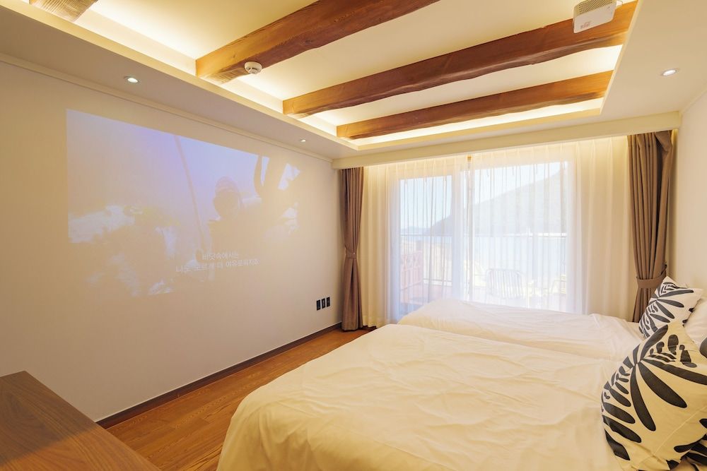 Hansan Marina Hotel & Resort Ocean Deluxe Double 6