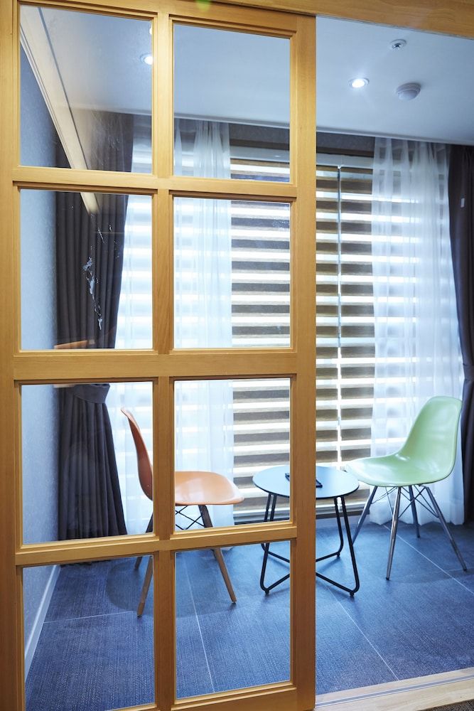 Royal Square Hotel Seoul Deluxe Twin Room 6