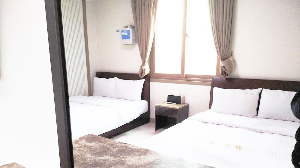 undefined Golden Park Hotel 5