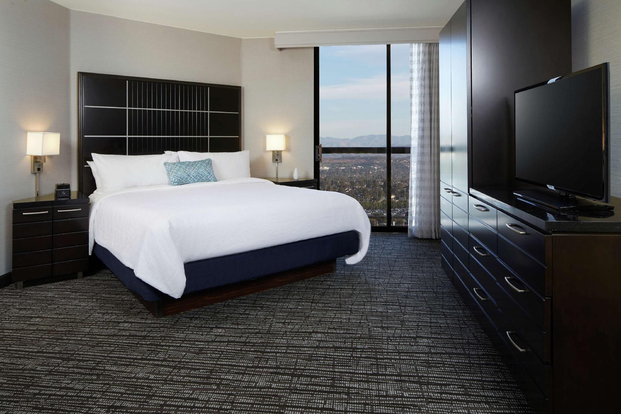 undefined Embassy Suites by Hilton Los Angeles International Airport North 9