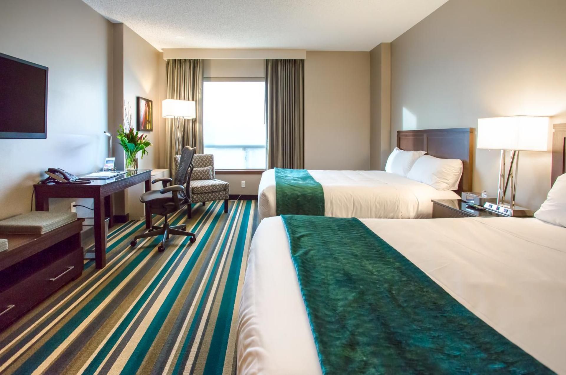 Hotel Blackfoot Signature Queen Room with Two Queen Beds 2