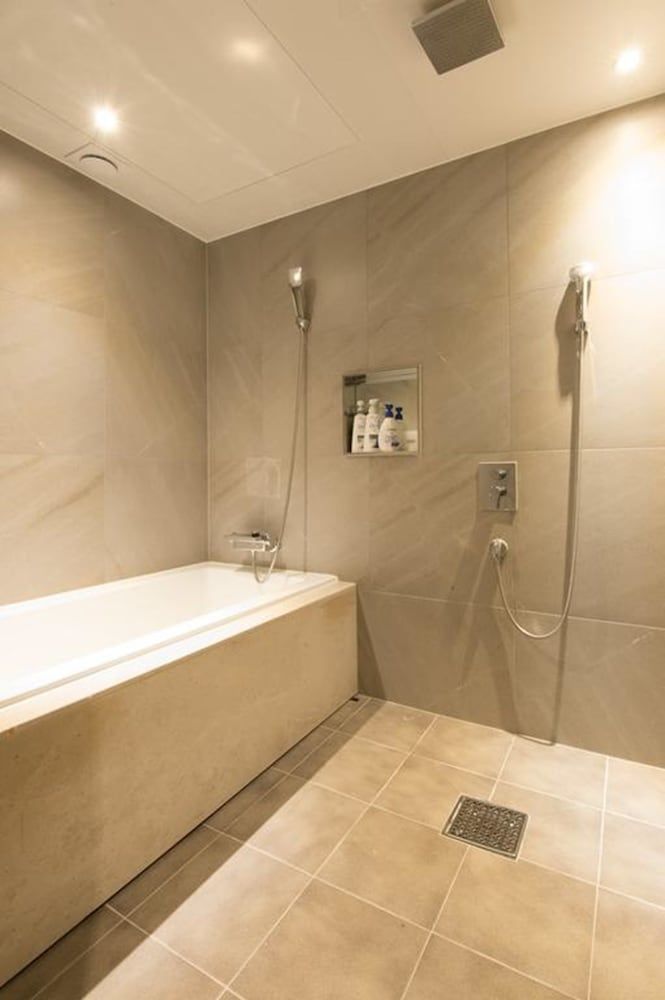 The Empress Hotel Standard Double Room 5