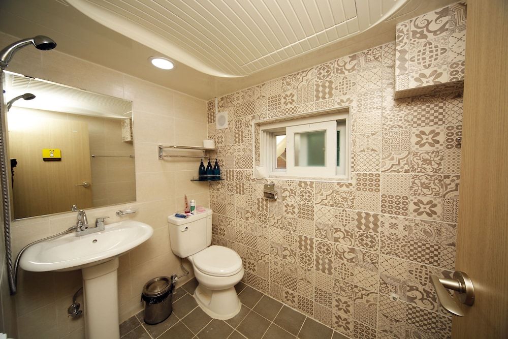 24 Guesthouse Seoul Cheongryangri Double Room 4