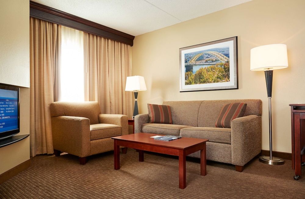 Suite, 1 King Bed with Sofa bed, Non Smoking