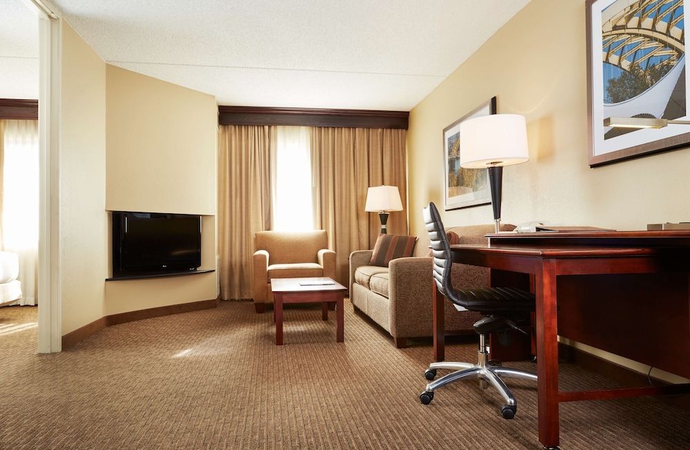 Suite, 1 King Bed, Accessible, Non Smoking