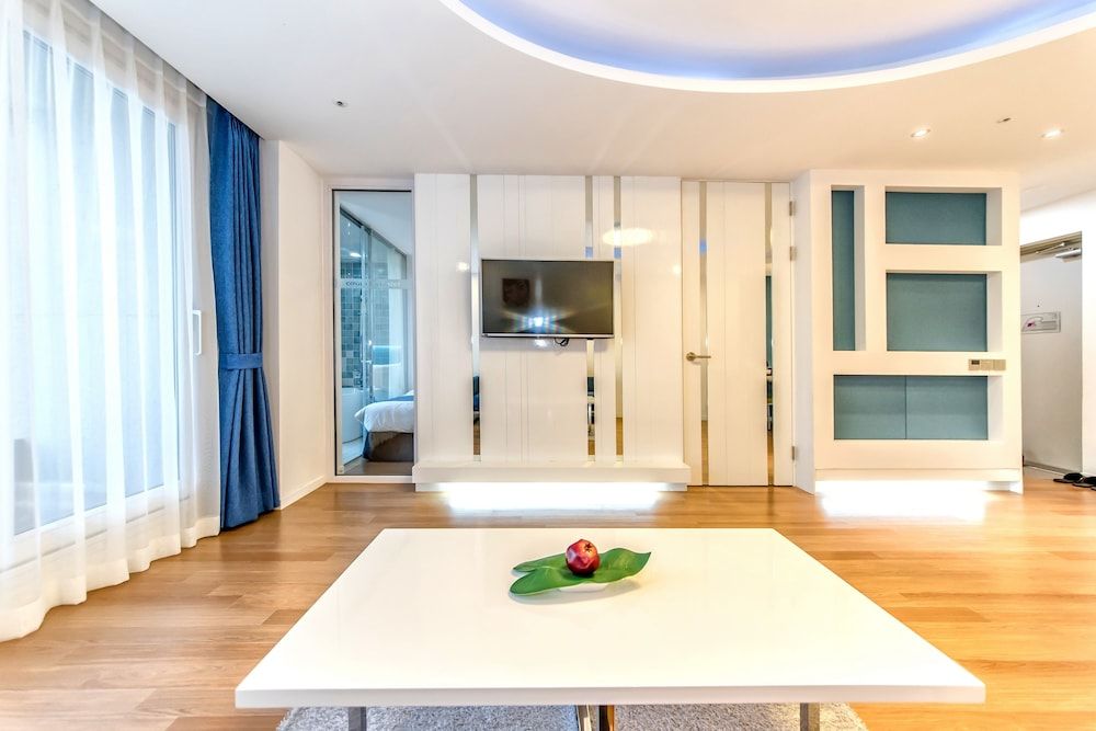 undefined Aimi Jeju Beach Hotel Hamdeok W 4