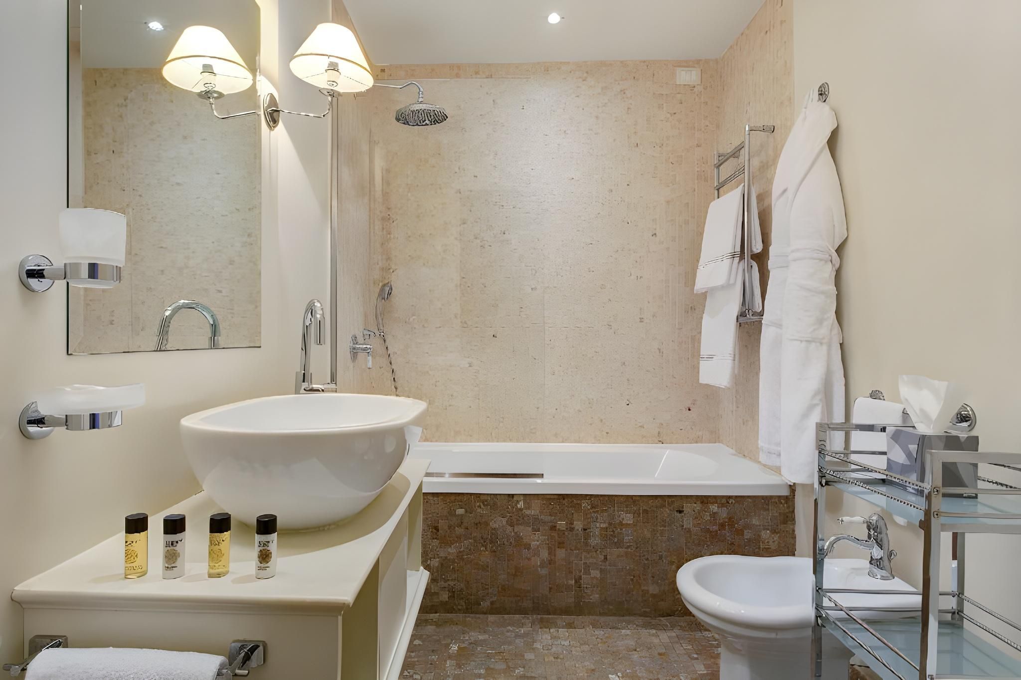 Grand Hotel Cavour Queen Room 8