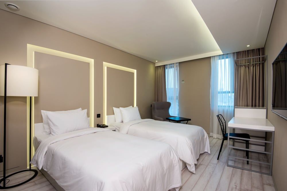 Hotel The Designers LYJ Gangnam Premier Superior Twin Room 2