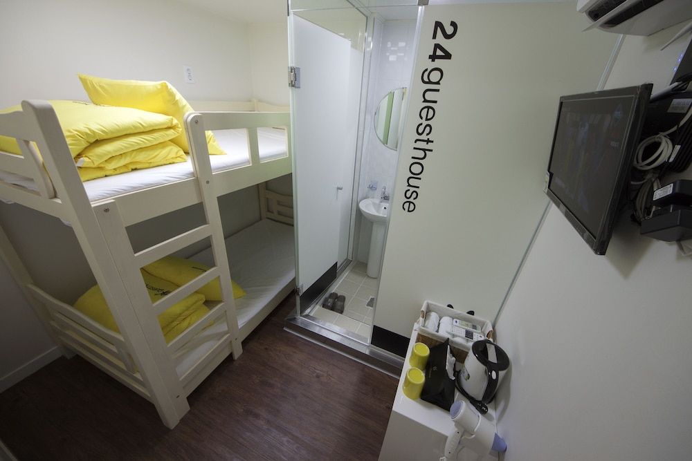 24 Guesthouse Myeongdong Town Bunk Twin Room 3