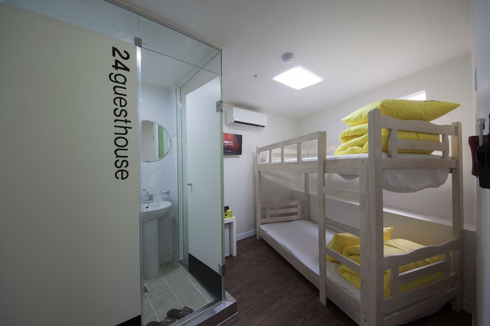 24 Guesthouse Myeongdong Town Bunk Twin Room