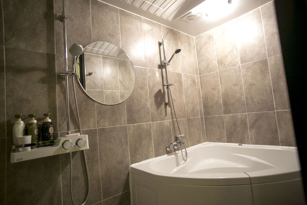 T Hotel Deluxe Double Room 5