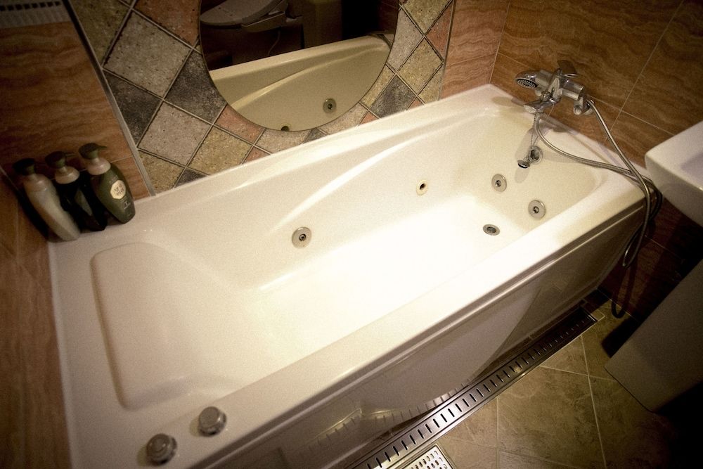Jetted Tub