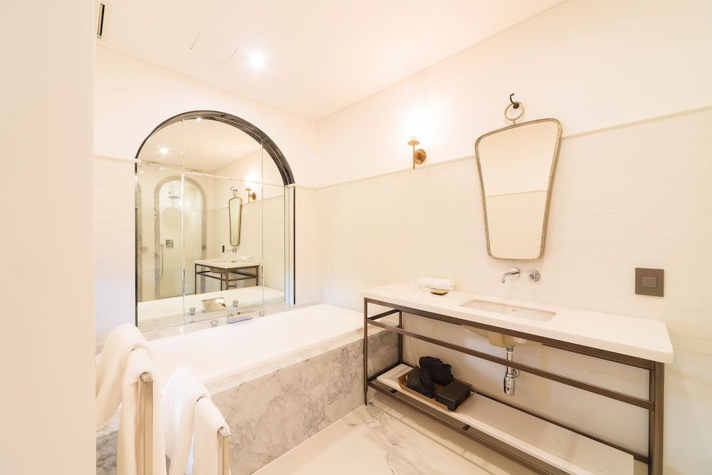 Hotel Museo Suite, Terrace (randomly assign indoor bathtub or not) 9