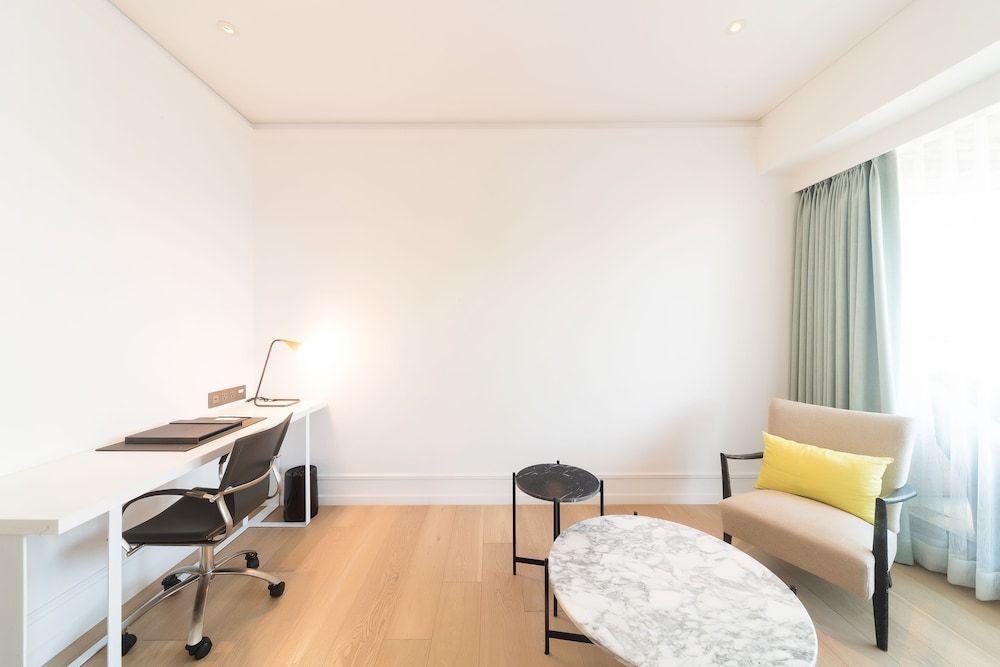 Hotel Museo Suite, Jetted Tub (randomly assign indoor bathtub or not) 10