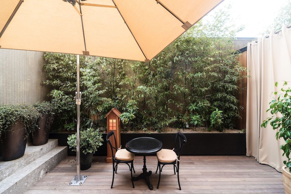 Hotel Museo Suite, Jetted Tub (randomly assign indoor bathtub or not) 4