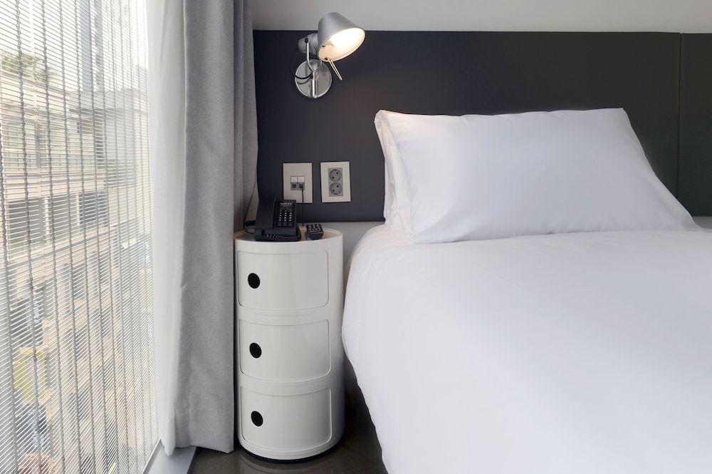 Creto Hotel Myeongdong Double Room 4