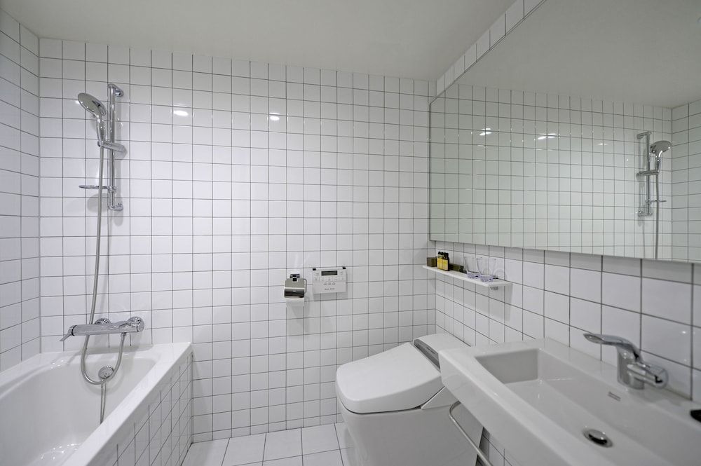 Creto Hotel Myeongdong Double Room 3