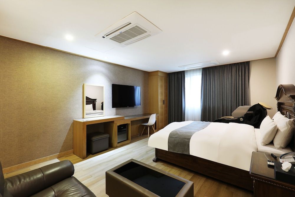 Paju Golden Hill Healing Suite 3
