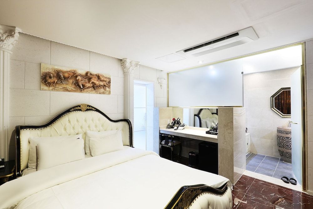 Paju Golden Hill Golden Suite 5